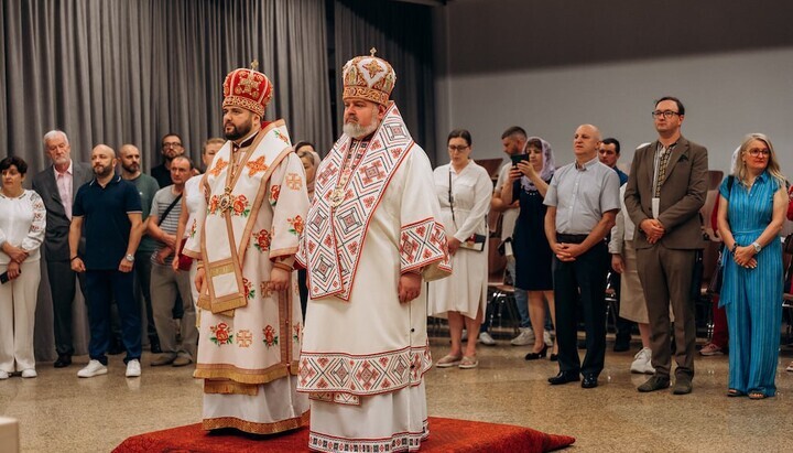 Navzdory Tomosu: „Hierarchové“ PCU sloužili „liturgii“ ve Varšavě
