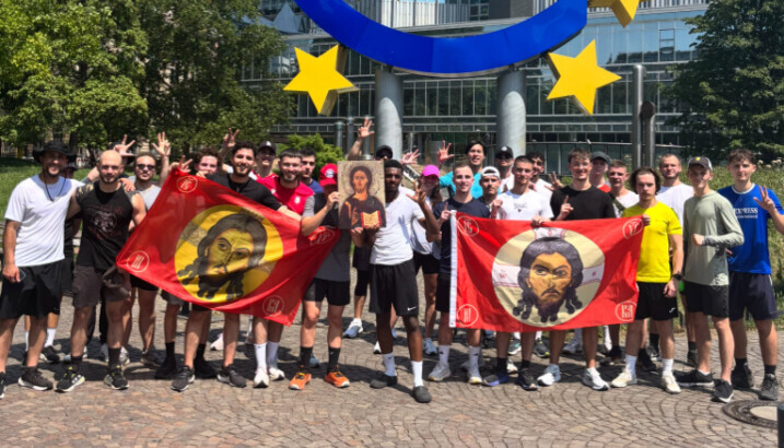 Křesťanská mládež uspořádala ve Frankfurtu běh víry
