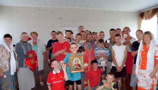 В Сумской епархии УПЦ священник посетил детей-сирот