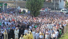 В Хустской епархии УПЦ прошел крестный ход в память Изнесения Честных Древ Креста Господня