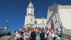 Дети Волынской епархии УПЦ совершили паломничество в Почаев