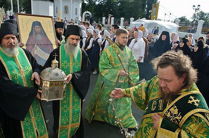 Мощі преподобного Силуана Афонського і Чудотворний образ Спасителя прибули в Орел