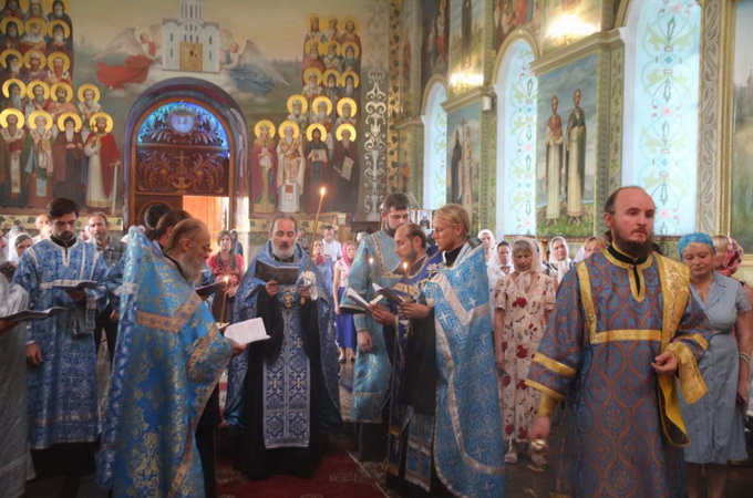 Віруючі Житомира вшанували образ Божої Матері