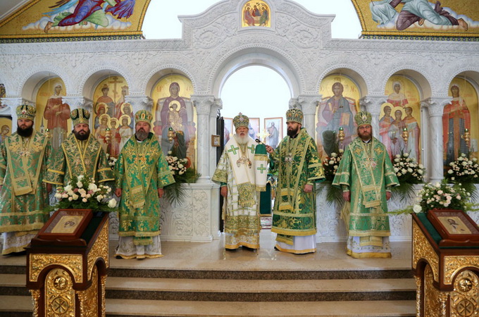Дев'ять архієреїв сходу і заходу молилися про мир на Донбасі
