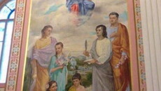 В интернете опубликовали фото фрески семьи Порошенко на стене церкви