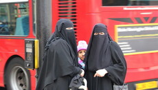 В Голландии запретили паранджу и никаб в общественных местах