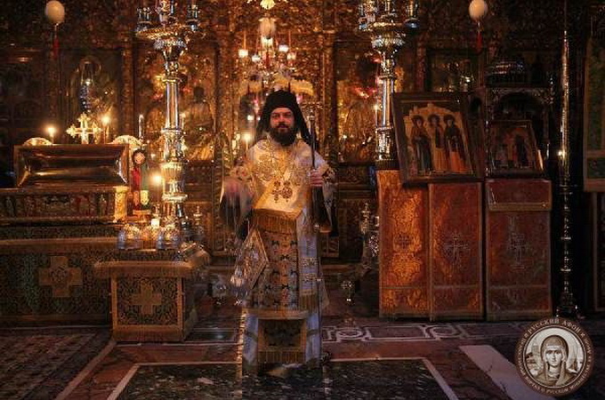 На Афоне игумен Пантелеимонова монастыря и епископ Львовский Филарет почтили память апостола Андрея Первозванного