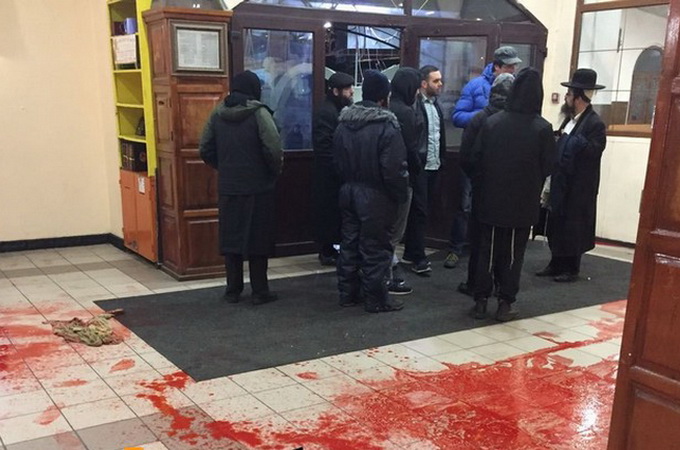 В Умани националисты устроили погром на могиле цадика Нахмана (ФОТО, ВИДЕО)