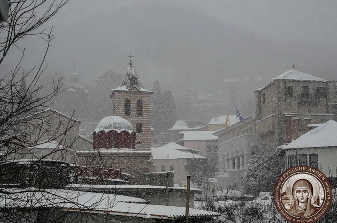 Небывалый снегопад окутал Святую Гору на Рождество: монахи думают, это – подтверждение верности юлианского календаря (ФОТО)