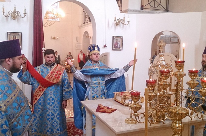 Благодійники пожертвували Андріє-Володимирському храму УПЦ в Києві церковне начиння