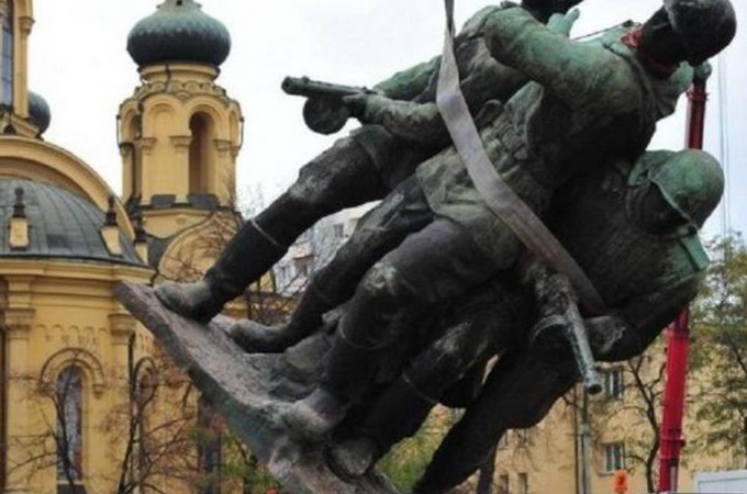 Інститут національної пам'яті виключив Трійцю з переліку «традиційних» свят