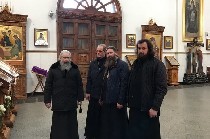 Наместник о буднях Святогорской Лавры: 20 тысяч беженцев, мироточивая икона Божией Матери и обыски СБУ