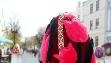 «Великдень в Житомирі»: С пасхальной ярмарки украли гигантскую писанку 