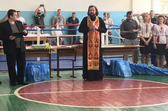 Священнослужитель УПЦ благословив відкриття боксерського турніру