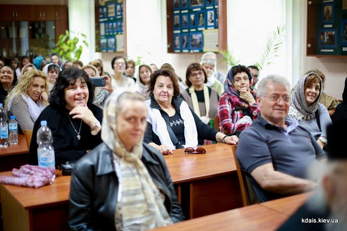 Православні з Греції звершують паломництво до святинь Києва