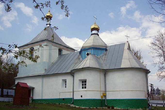 У селі Адамівка з храму УПЦ викрали дарохранильницю