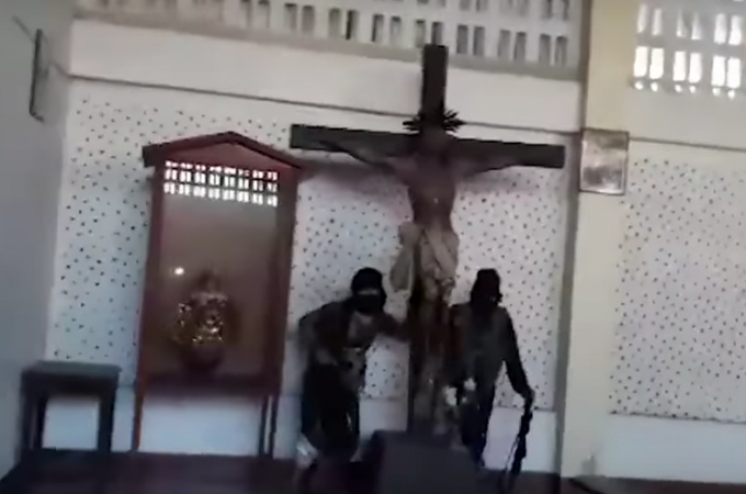 Бойовики ІД опублікували відео руйнування християнського храму (ВІДЕО)
