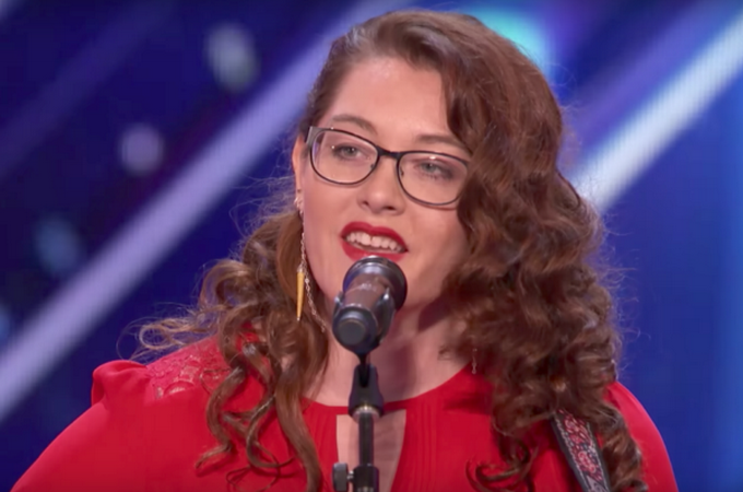 Співачка, яка втратила слух, підкорила американців на шоу «America's Got Talent» (ВІДЕО)