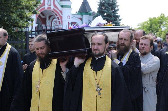 Відбулося поховання архієпископа Білогородського Миколая (Гроха)