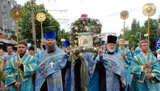 Тисячі вірян зустріли Касперівську ікону Божої Матері у Волинській єпархії (ФОТО)