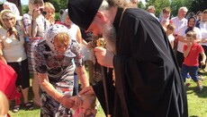 Архієпископ Феодор підтримав парафіян УПЦ в Ірляві у їхньому протистоянні уніатам (ФОТО)