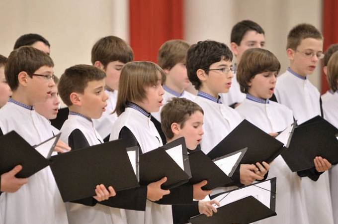 Понад 500 хлопчиків зазнали насильства в католицькому хорі за 60 років