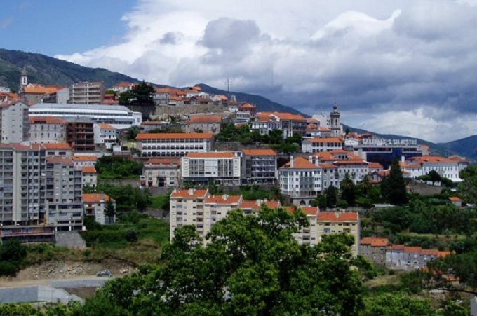 Португальське місто відсудило 400-річний сувій Тори у бізнесмена