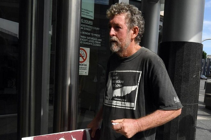 Австралийским католикам оторвать меч с памятника велел «голос свыше»