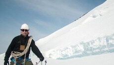 Вперше священик підкорив найвищу гору Сибіру