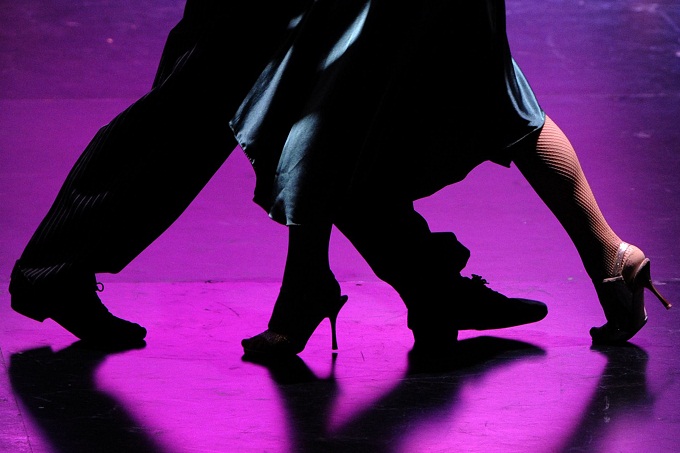 В Иране молодых людей арестовывают за обучение «западным» танцам