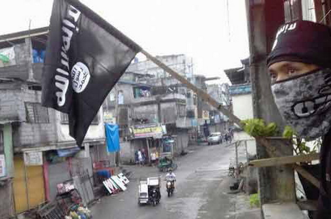 На Филиппинах исламисты хотят сделать смертниками заложников-христиан 