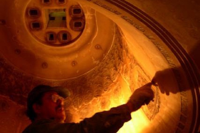 Тисячопудовий дзвін  підняли на дзвіницю монастиря в Москві