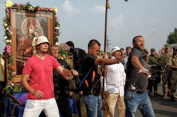 Правозахисники домоглися розслідування нападів на Хресний хід УПЦ–2016