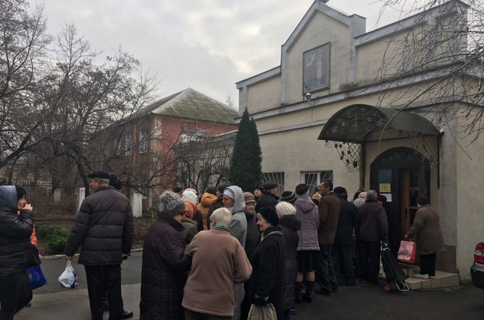 Более 160 человек получили материальную помощь от Одесской епархии УПЦ