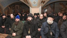 Митрополит УПЦ закликав духовенство допомагати воїнам в зоні бойових дій