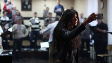 Руслана з уніатами організує шоу під час богослужіння в храмі КП