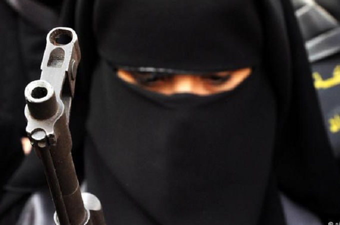 Франция отмежевалась от своей гражданки, ставшей джихадисткой 