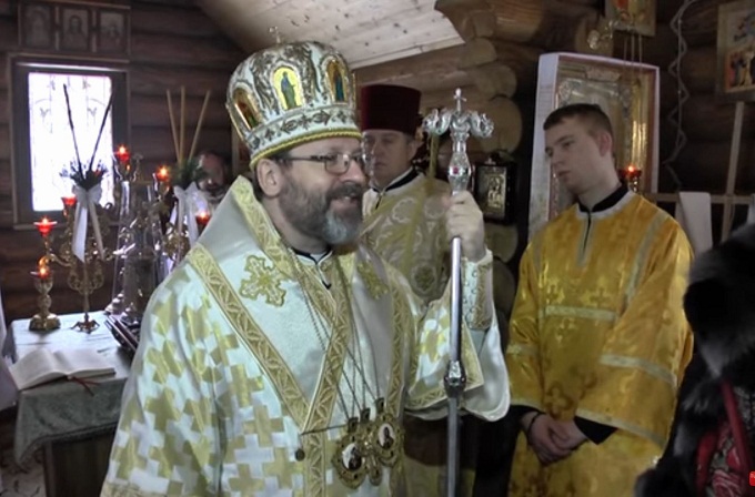 В Киеве храм, который четыре года считался незаконным, передали УГКЦ (ВИДЕО)