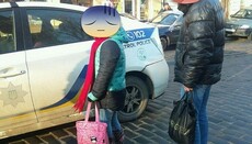 Родной отец завез дочь во Львов побираться под церковью (ФОТО)