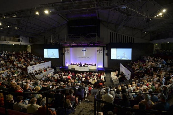 В Церкви Англии не разрешили проводить «повторное крещение» трансгендеров