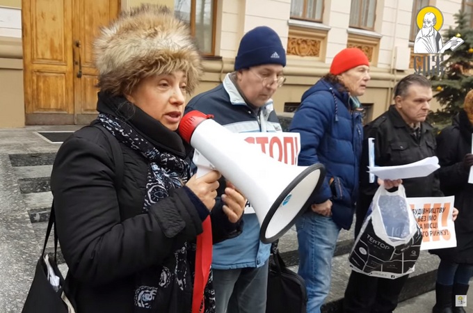 Під стінами Мінкульту вимагали знести «фейковий» Десятинний монастир