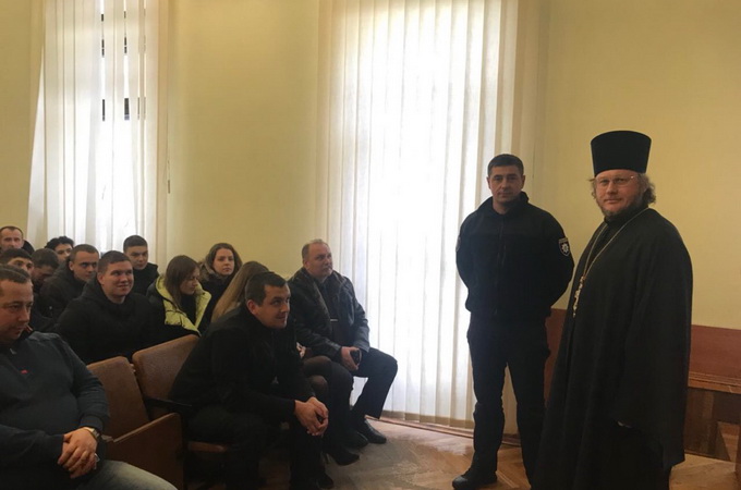 В УПЦ рассказали полицейским Киева, что каждая человеческая жизнь – ценна