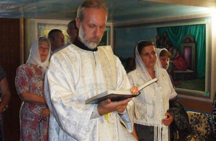 УПЦ: політичні погляди та георгіївська стрічка – приватна справа священика