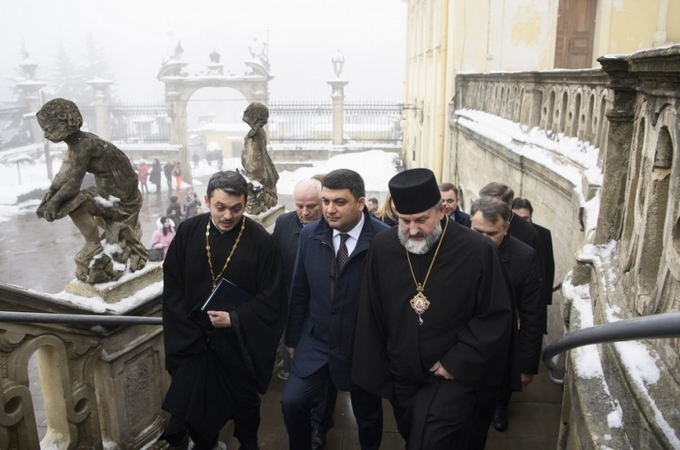 Гройсман виділив 20 млн бюджетних гривень на львівський собор греко-католиків