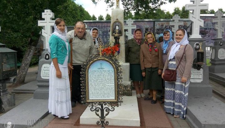 Община УПЦ села Печихвосты