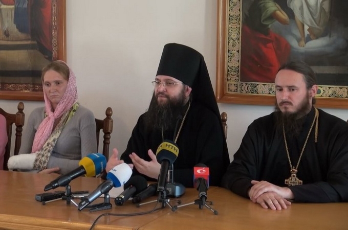 В УПЦ повели брифінг за участі постраждалих від побиття в Катеринівці (+ВІДЕО)