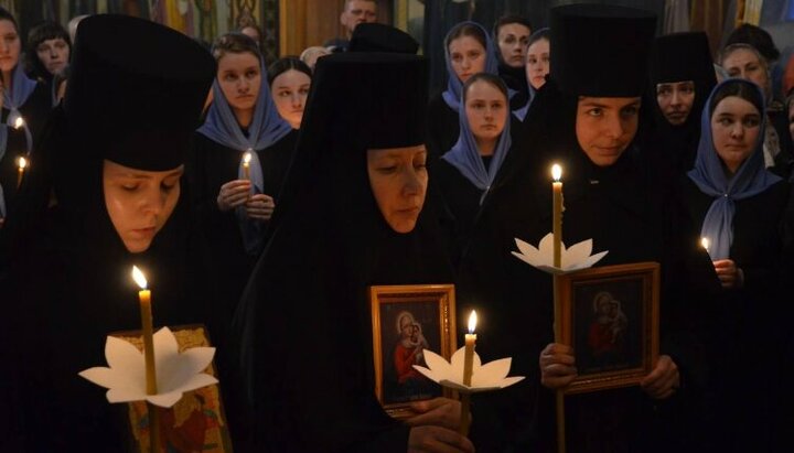 Постриг в монахини двух студенток Городокского Духовного училища регентов-псаломщиков. Фото: СПЖ