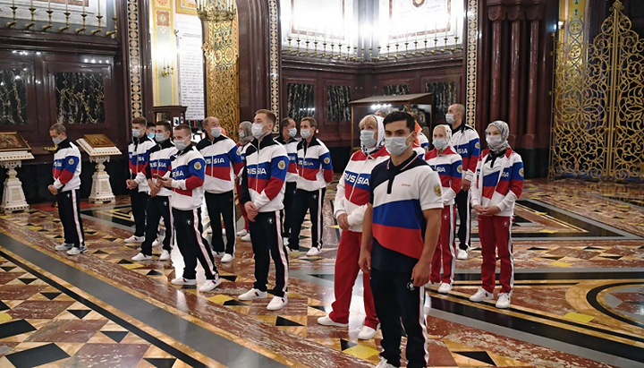 Молебен спортсменов российской сборной в храме Христа Спасителя в Москве перед вылетом в Токио. Фото: ria.ru