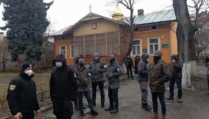 Возле Преображенского храма.