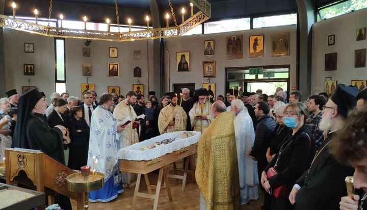 Отпевание митрополита Каллиста (Уэра). Фото: страница Сергея Шумило в Facebook